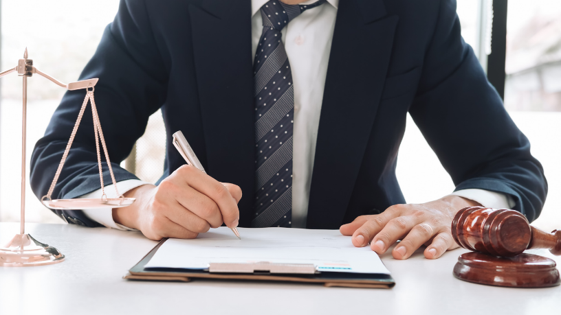 Saiba com Kelsem Ricardo Rios Lima quando é obrigatório recorrer à procuração pública para representar alguém legalmente.