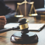 Kelsem Ricardo Rios Lima esclarece em quais situações a procuração pública é exigida por lei.