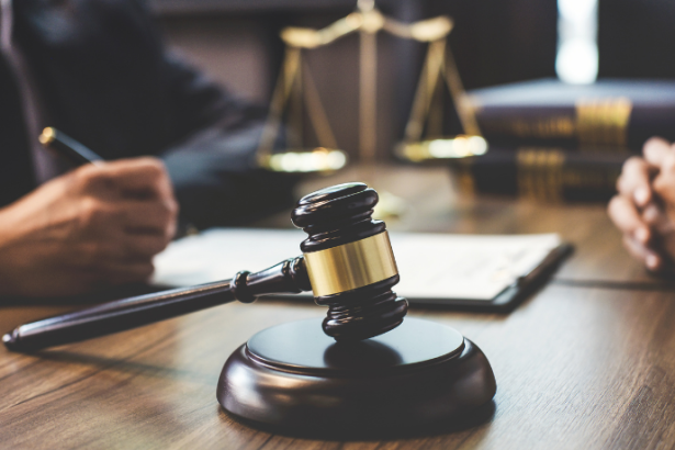 Kelsem Ricardo Rios Lima esclarece em quais situações a procuração pública é exigida por lei.