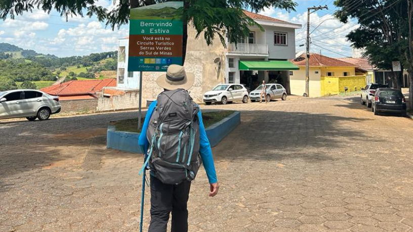 Eloizio Gomes Afonso Duraes destaca como os projetos de alfabetização de adultos abrem novos caminhos para inclusão e cidadania.