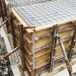 Cortina de contenção: como os painéis duplos ajudam a padronizar e reduzir risco é analisado por Valderci Malagosini Machado com foco em desempenho estrutural.